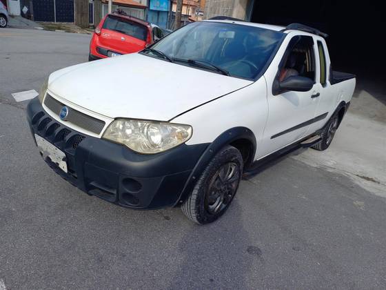 FIAT STRADA 1.8 MPI TREKKING CE 8V FLEX 2P MANUAL FIAT STRADA 1.8 MPI TREKKING CE 8V FLEX 2P MANUAL